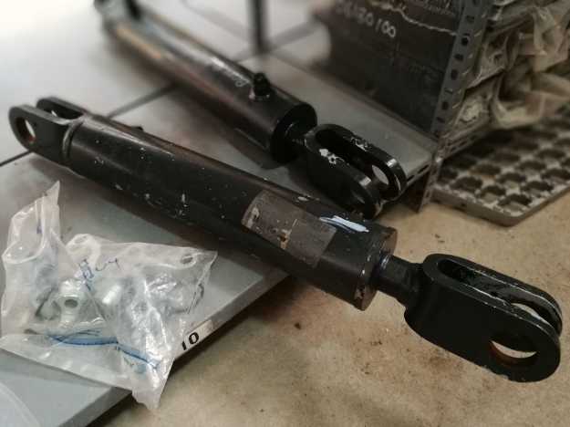 Label of BOMAG STEERING CYLINDER 05850340 5850340