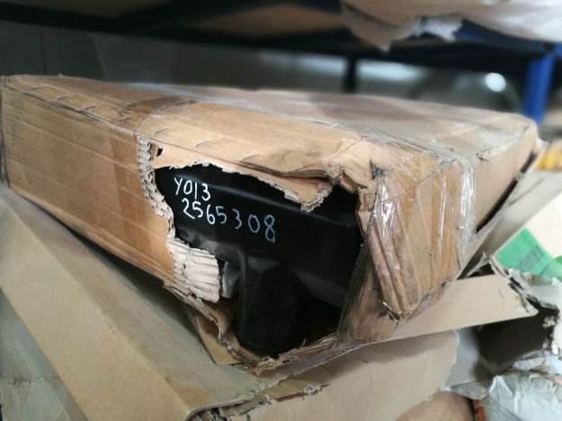 Label of CATERPILLAR RADIATOR 2565308