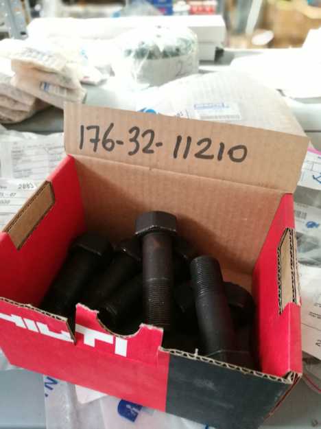 Label of KOMATSU PALLET BOLT 1753211210