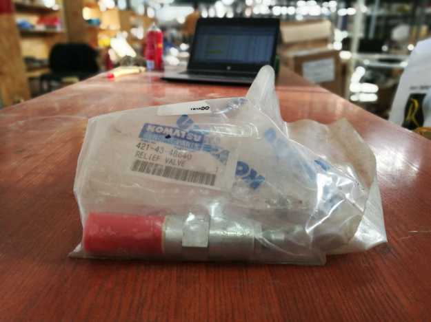 Label of KOMATSU RELIEF VALVE 4214348640