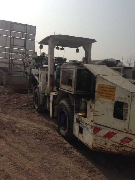 Picture of Face Master 2.3 Twin boom drilling rig