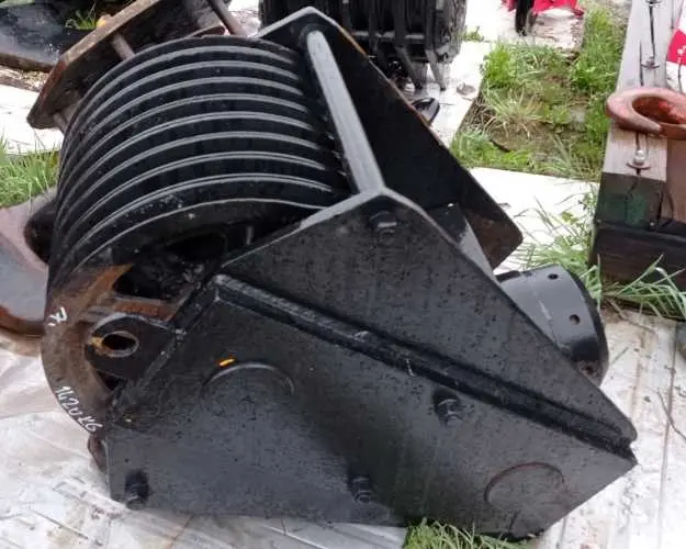 Picture of Overhead Crane Sheave Blocks, pulleys & Hooks Capacity 83 Tonne