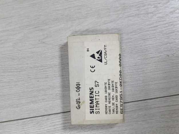 Picture of SIEMENS ***Spare part*** SIMATIC S7, memory cards for S7-300, Short design, 5V Flash EPROM, 16 KB 6ES7951-0KD00-0AA0