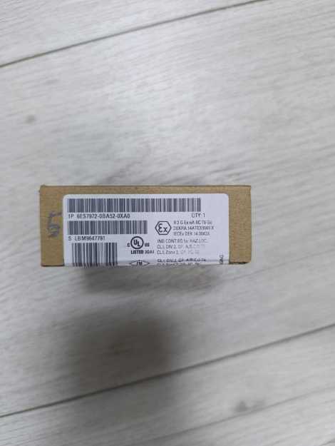 Picture of SIEMENS SIMATIC DP, Connection plug for PROFIBUS up to 12  6ES7972-0BA52-0XA0